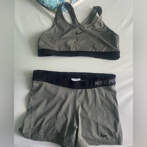 Women’s Size L Grey Classic Nike Pro Matching Sports Bra and 3” Spandex Set
